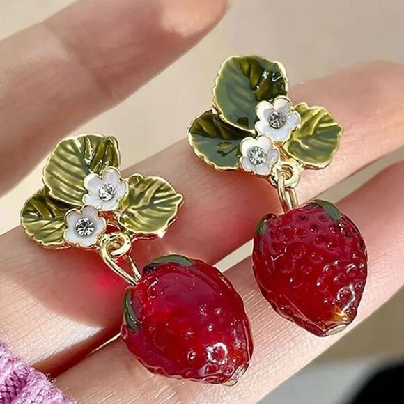 Strawberry Drop Dangle Earrings Womens Casual Rhinestone Retro Jewelry New - Picture 3 of 4